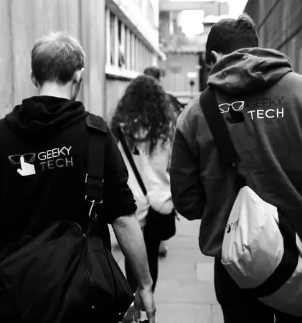 Our team at Geeky Tech B2B SEO Agency, taking time out of work to complete charity work in London, UK